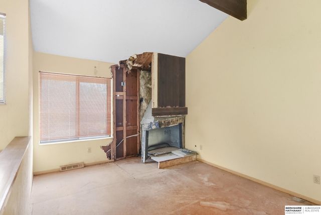 7174 N 78th Court, Omaha, NE 68122