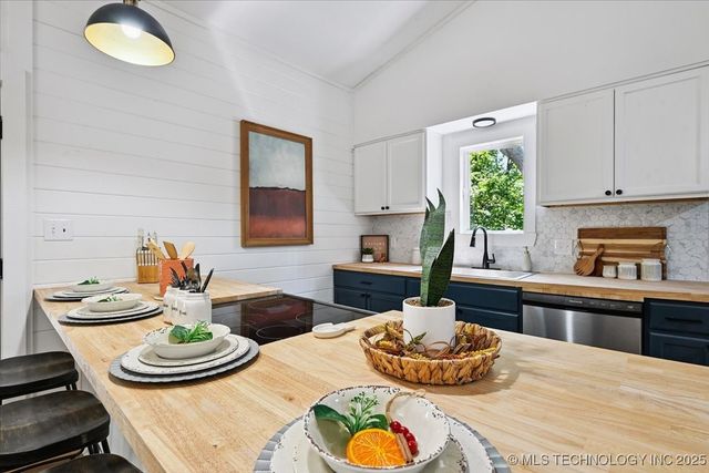 9705 E Redbud Street, Claremore, OK 74017