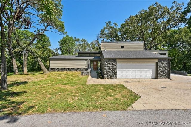 9705 E Redbud Street, Claremore, OK 74017