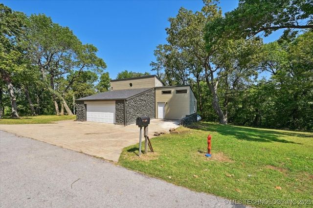 9705 E Redbud Street, Claremore, OK 74017