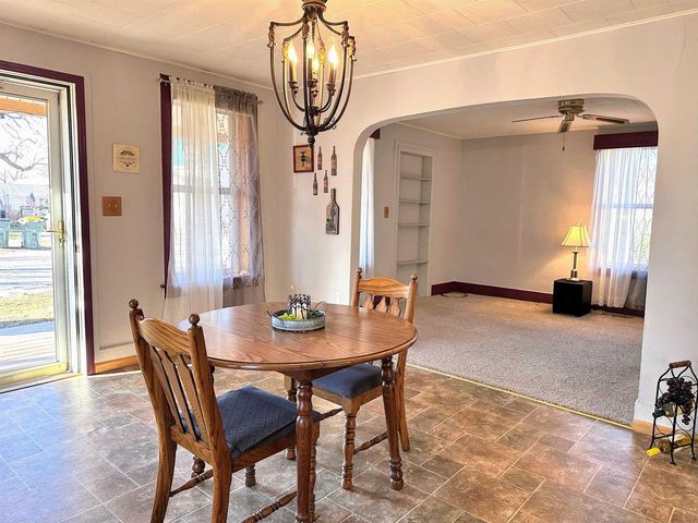 412 N Wacouta Avenue, Prairie Du Chien, WI 53821