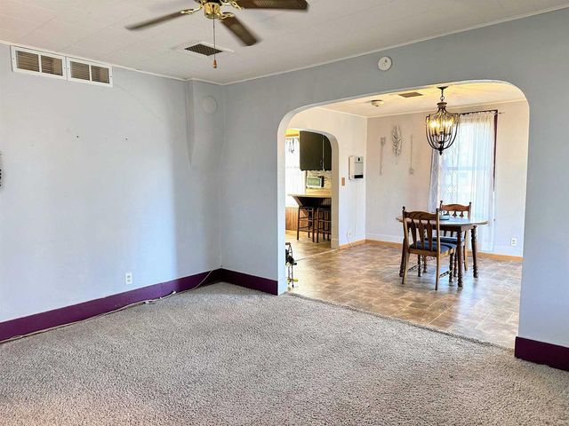 412 N Wacouta Avenue, Prairie Du Chien, WI 53821