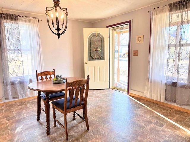 412 N Wacouta Avenue, Prairie Du Chien, WI 53821