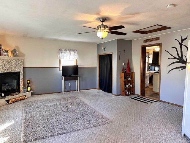 412 N Wacouta Avenue, Prairie Du Chien, WI 53821