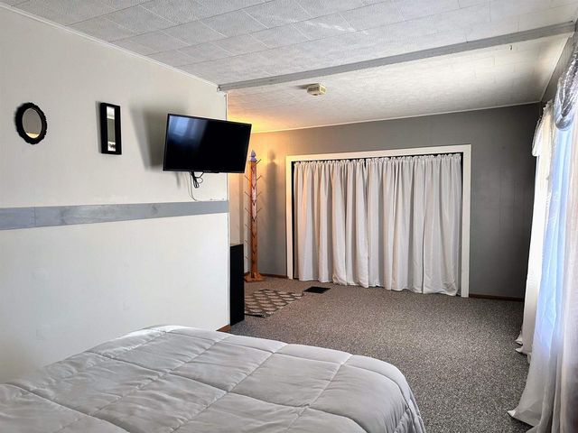 412 N Wacouta Avenue, Prairie Du Chien, WI 53821