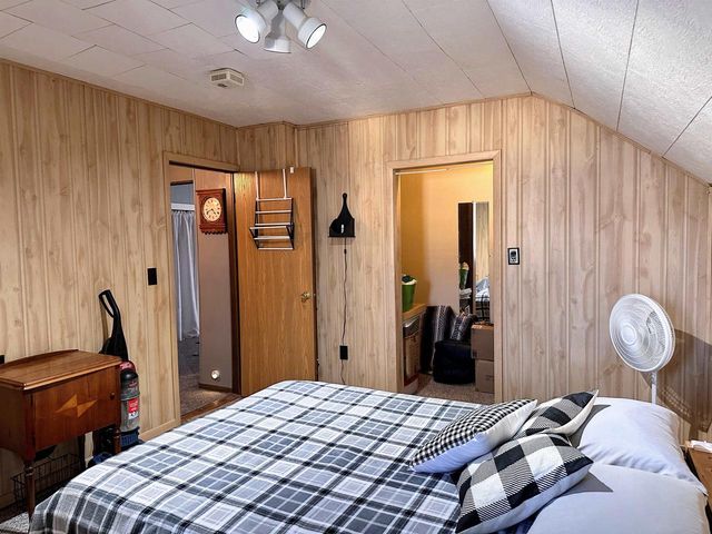 412 N Wacouta Avenue, Prairie Du Chien, WI 53821