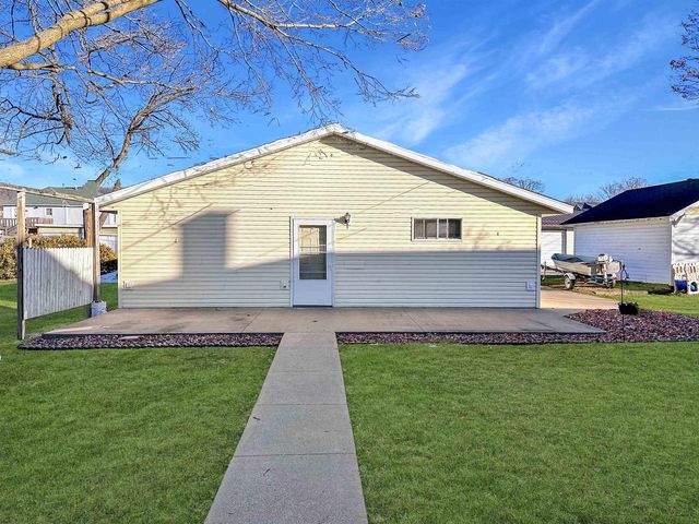 412 N Wacouta Avenue, Prairie Du Chien, WI 53821