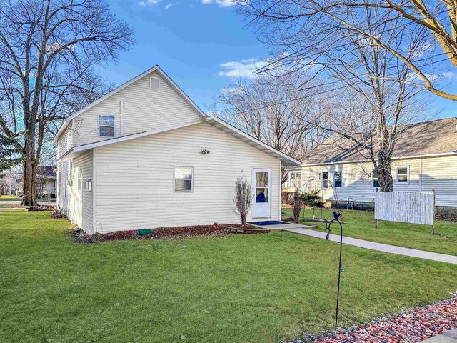 412 N Wacouta Avenue, Prairie Du Chien, WI 53821