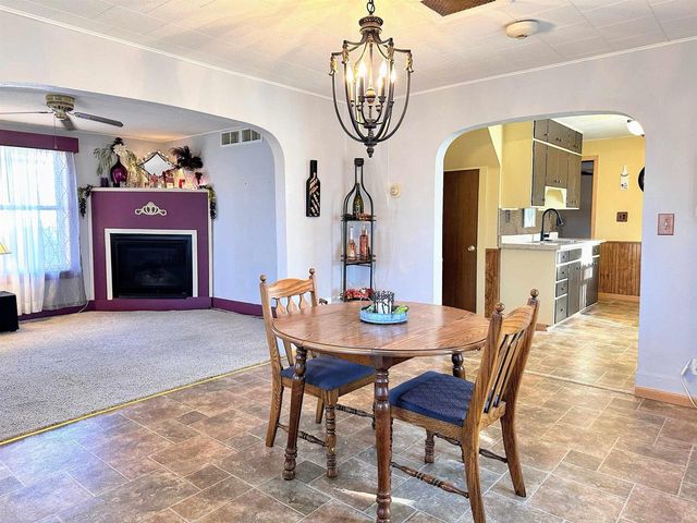 412 N Wacouta Avenue, Prairie Du Chien, WI 53821