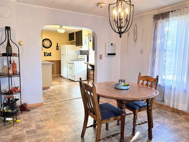 412 N Wacouta Avenue, Prairie Du Chien, WI 53821