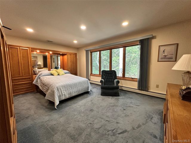 60 Manchester Road, Rock Hill, NY 12775