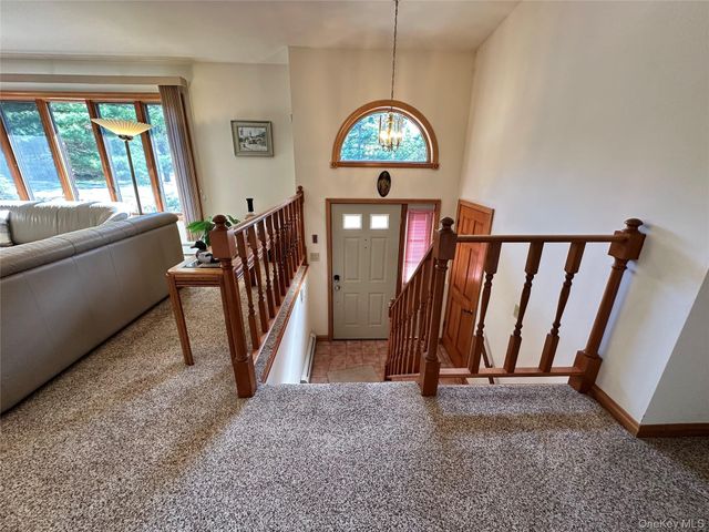 60 Manchester Road, Rock Hill, NY 12775