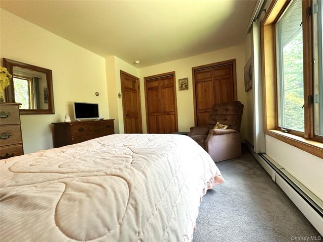 60 Manchester Road, Rock Hill, NY 12775