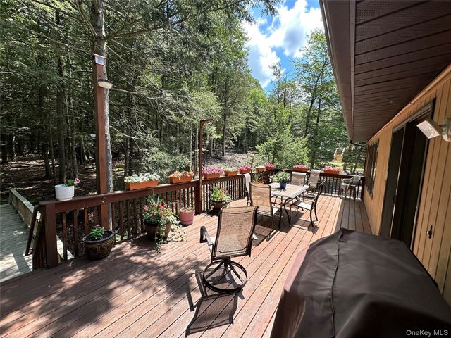 60 Manchester Road, Rock Hill, NY 12775