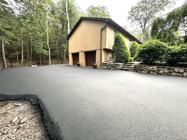 60 Manchester Road, Rock Hill, NY 12775