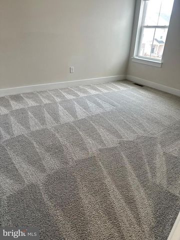 702 PEONY LN, Spring City, PA 19475