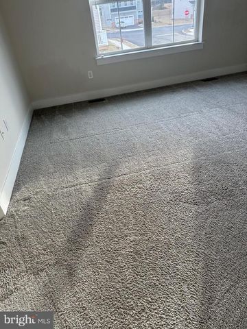 702 PEONY LN, Spring City, PA 19475