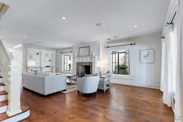 1021 Olive Ave, Coronado, CA 92118