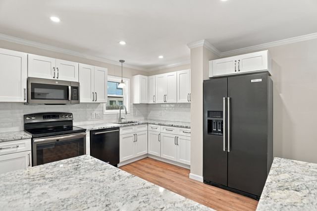50 Hicks Avenue 16, Medford, MA 02155