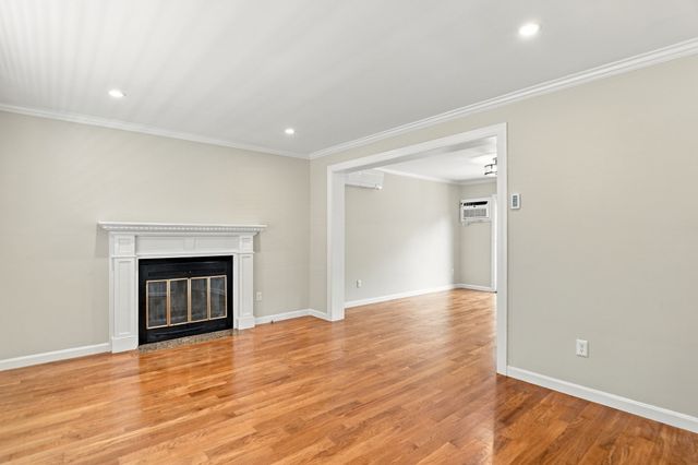 50 Hicks Avenue 16, Medford, MA 02155