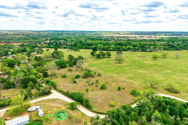 000 Hidden Shores LOOP, Smithville, TX 78957