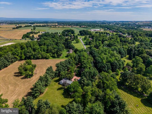 1570 WALKER ROAD, Chambersburg, PA 17201
