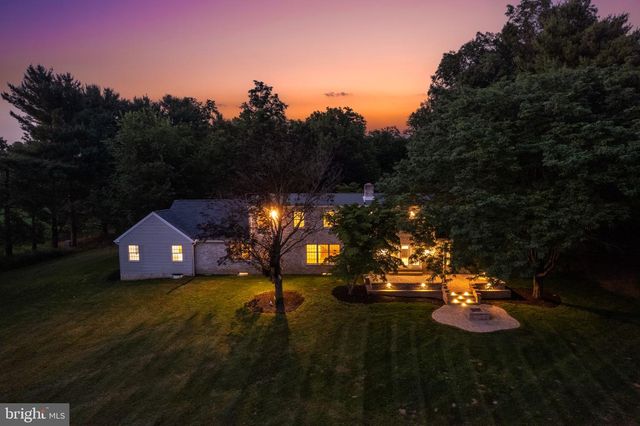 1570 WALKER ROAD, Chambersburg, PA 17201