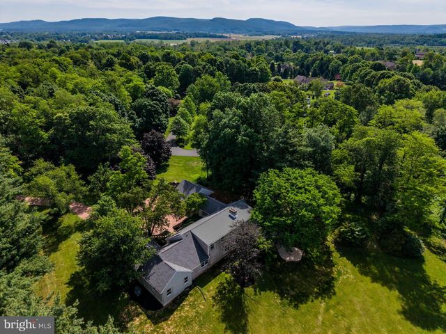 1570 WALKER ROAD, Chambersburg, PA 17201