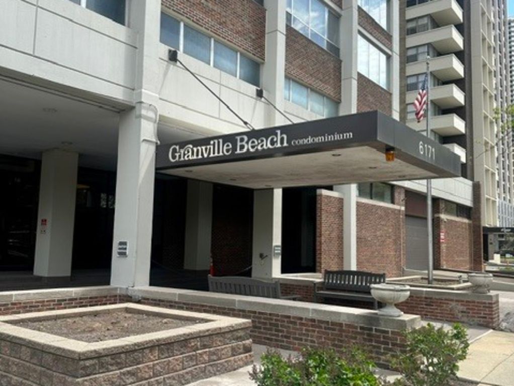 6171 N Sheridan Road 2108, Chicago, IL 60660