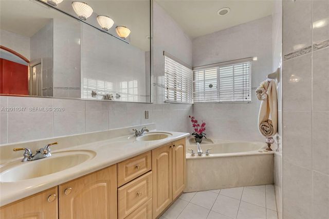 16037 NW 77th Pl, Miami Lakes, FL 33016