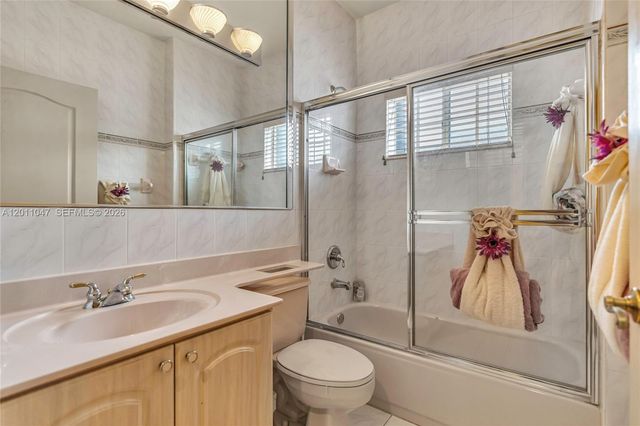 16037 NW 77th Pl, Miami Lakes, FL 33016