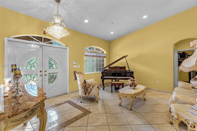16037 NW 77th Pl, Miami Lakes, FL 33016