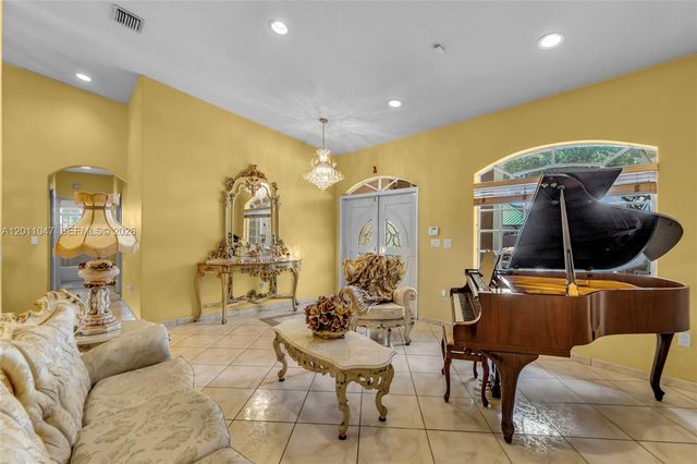 16037 NW 77th Pl, Miami Lakes, FL 33016