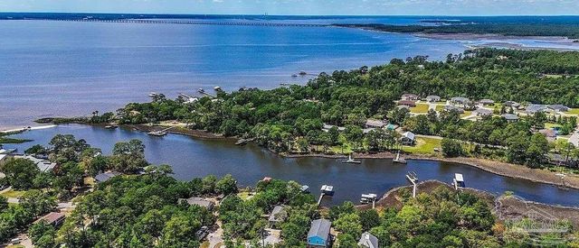 1972 Bay Point Blvd, Milton, FL 32583
