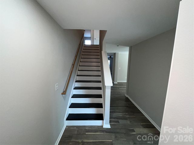 1818 Greenbrook Trail, Dallas, NC 28034