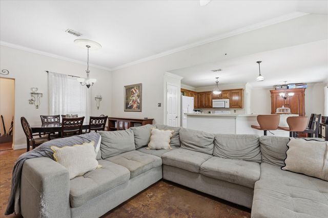 5002 Bayberry Drive, Arlington, TX 76017