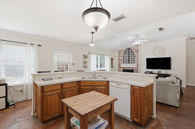5002 Bayberry Drive, Arlington, TX 76017