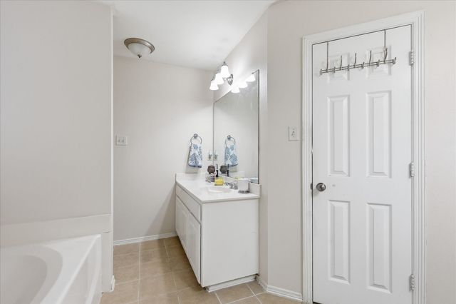 5002 Bayberry Drive, Arlington, TX 76017