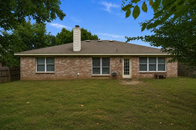 5002 Bayberry Drive, Arlington, TX 76017