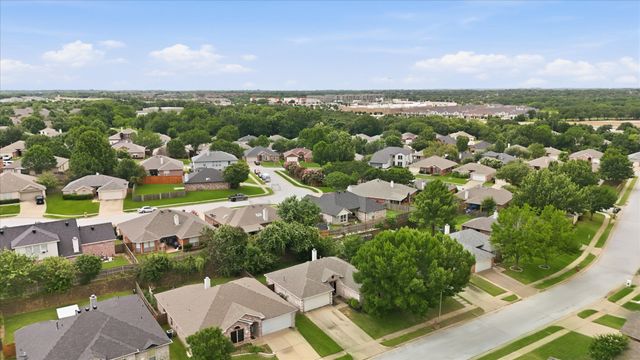 5002 Bayberry Drive, Arlington, TX 76017