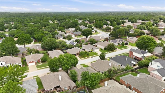 5002 Bayberry Drive, Arlington, TX 76017