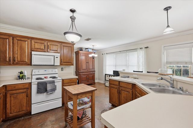 5002 Bayberry Drive, Arlington, TX 76017