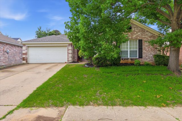5002 Bayberry Drive, Arlington, TX 76017