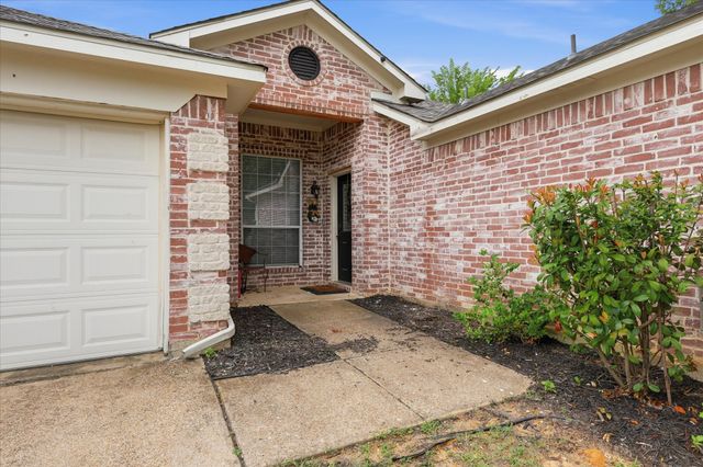 5002 Bayberry Drive, Arlington, TX 76017