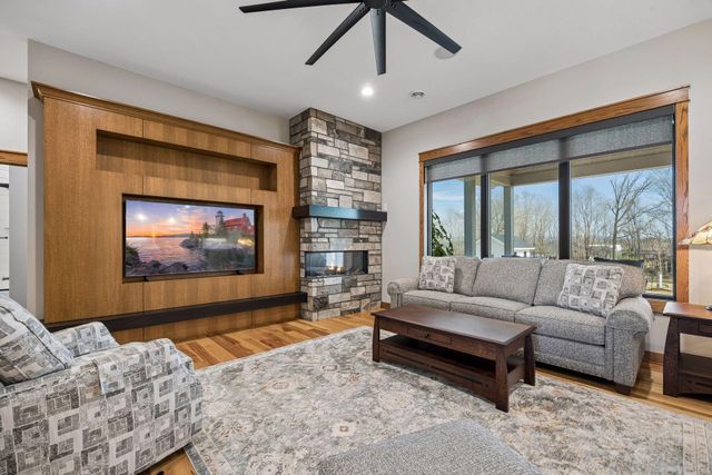 918 Hidden Meadow Lane, Lake City, MN 55041