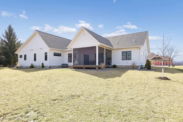 918 Hidden Meadow Lane, Lake City, MN 55041