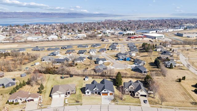 918 Hidden Meadow Lane, Lake City, MN 55041