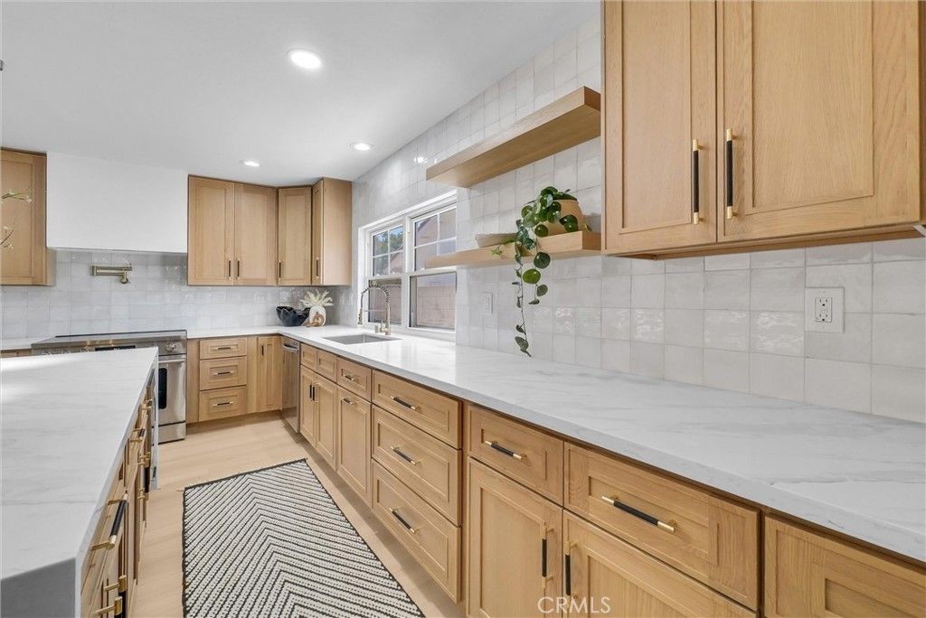 Image 10 of property listing at 511 S Wilde, Anaheim, CA 92802