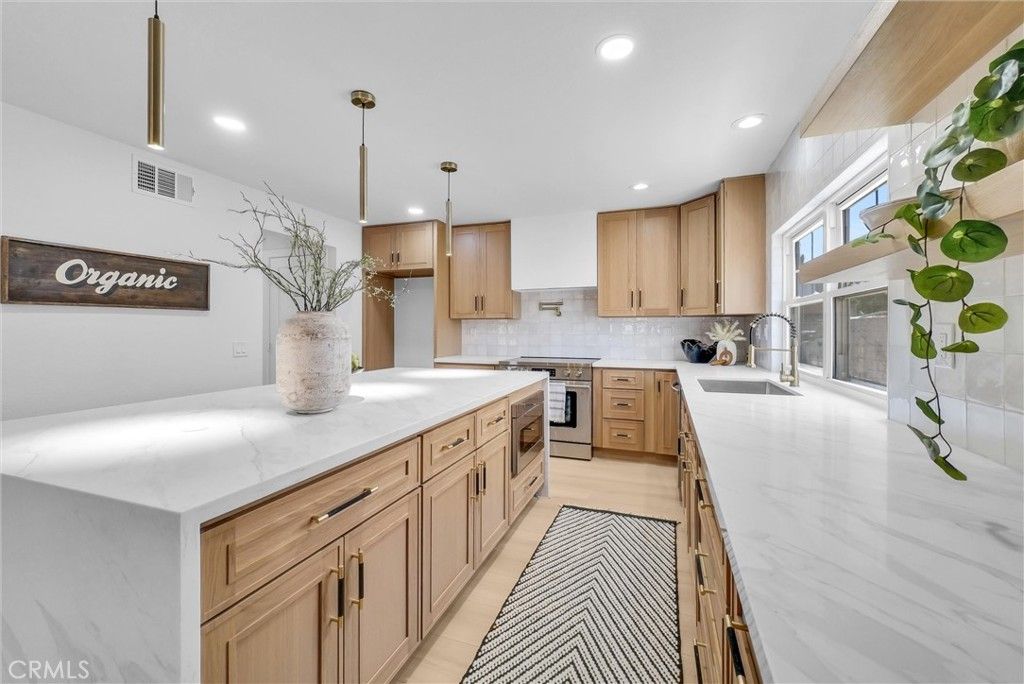 Image 8 of property listing at 511 S Wilde, Anaheim, CA 92802
