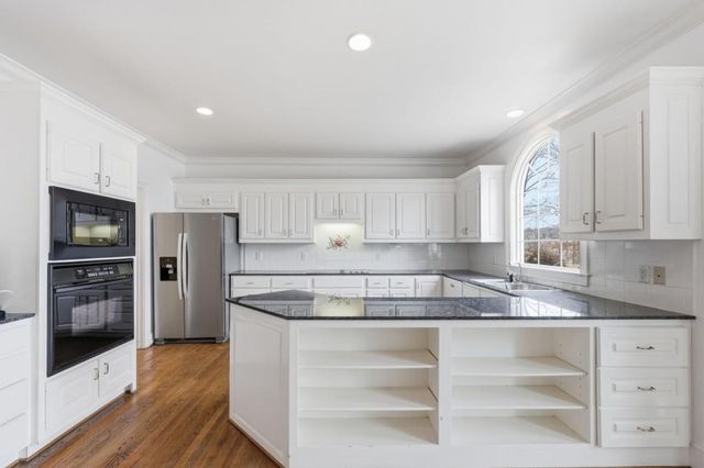 4328 Willow Oak Drive, Gainesville, GA 30506